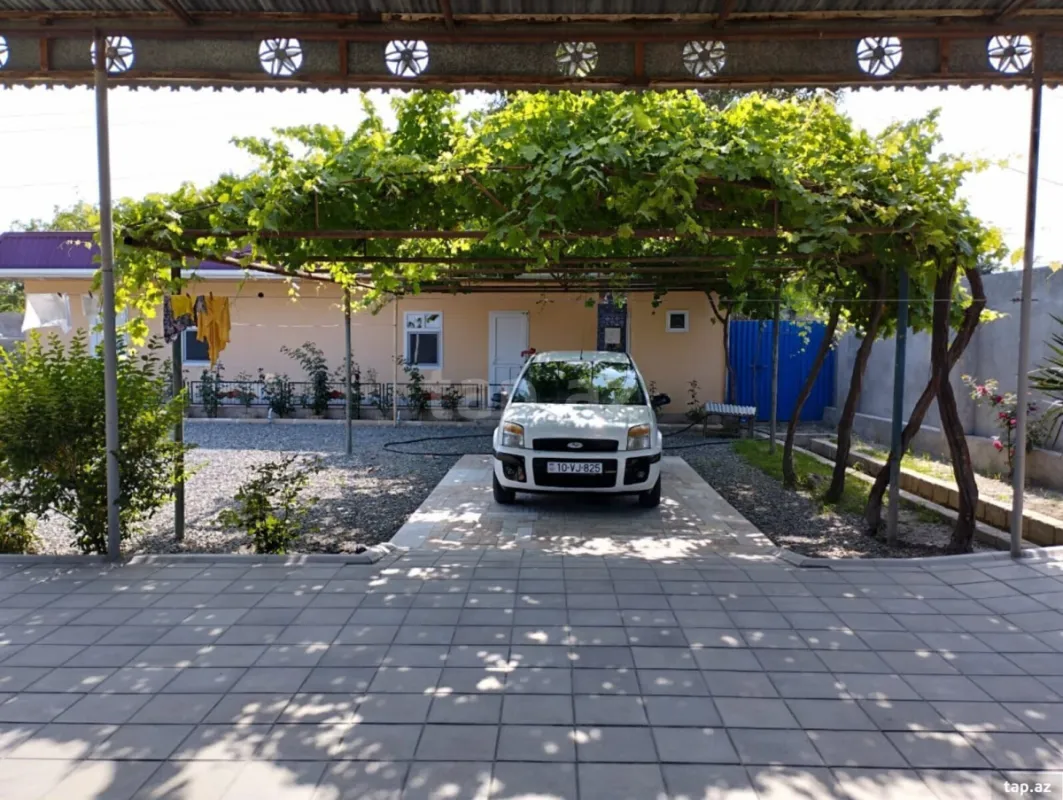 Satılır 5 otaqlı həyət evi 120 m²