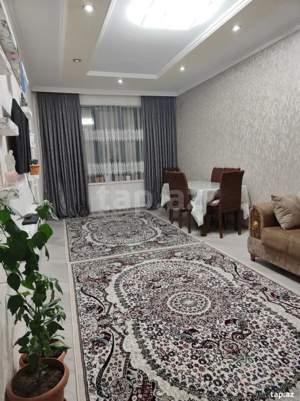 Satılır 4 otaqlı həyət evi
