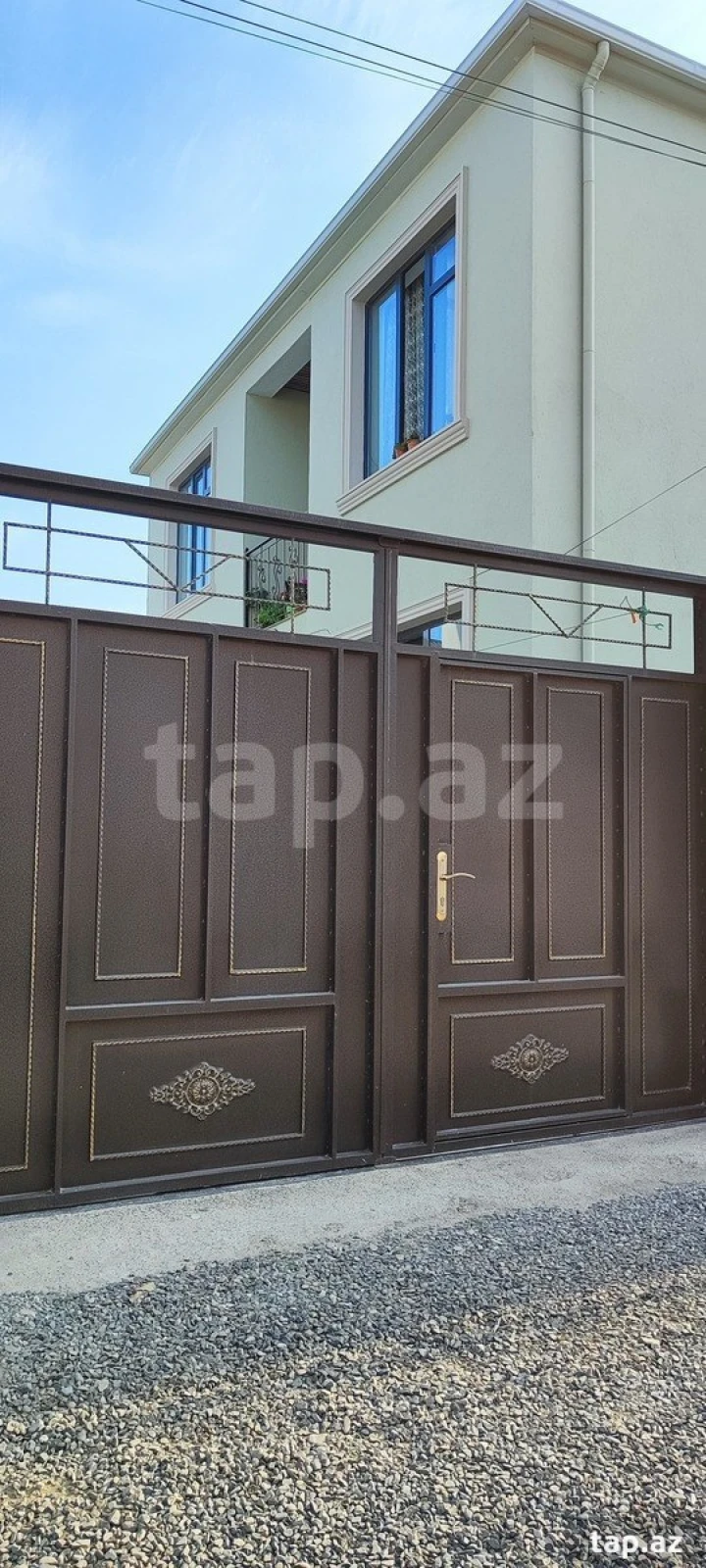 Satılır 4 otaqlı həyət evi