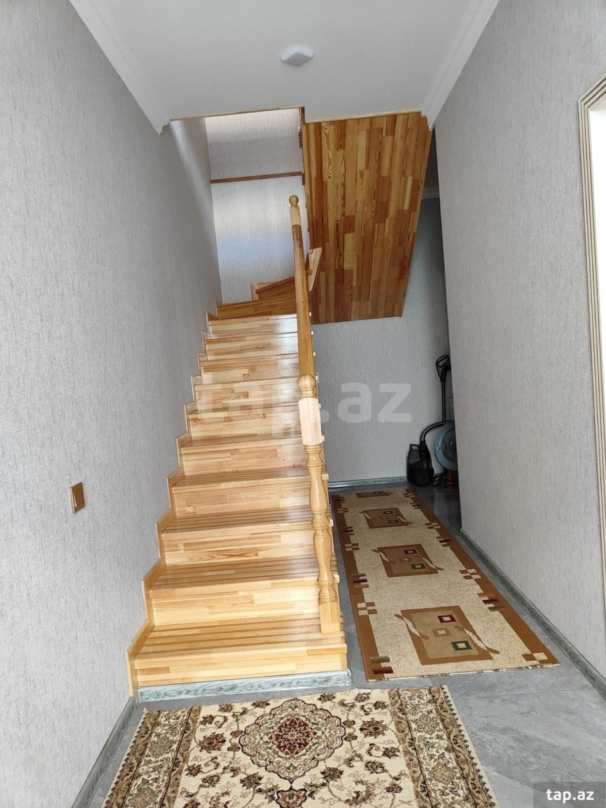 Satılır 4 otaqlı həyət evi