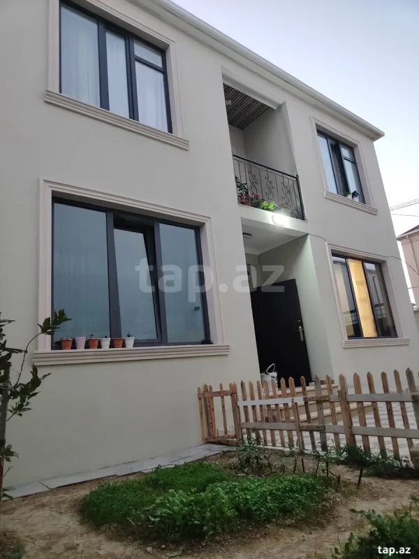 Satılır 4 otaqlı həyət evi