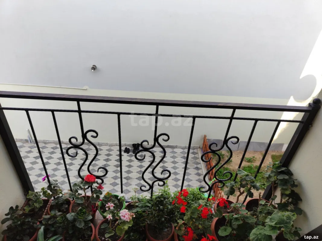 Satılır 4 otaqlı həyət evi