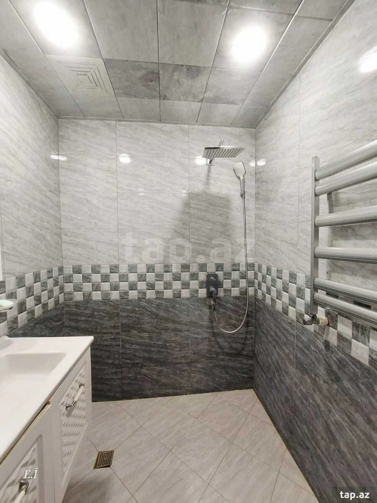 Satılır 3 otaqlı mənzil 68 m²