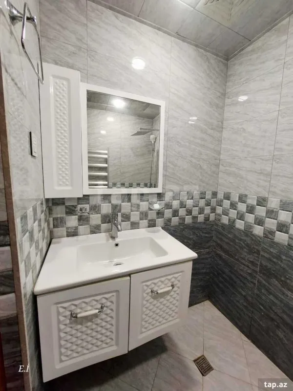 Satılır 3 otaqlı mənzil 68 m²