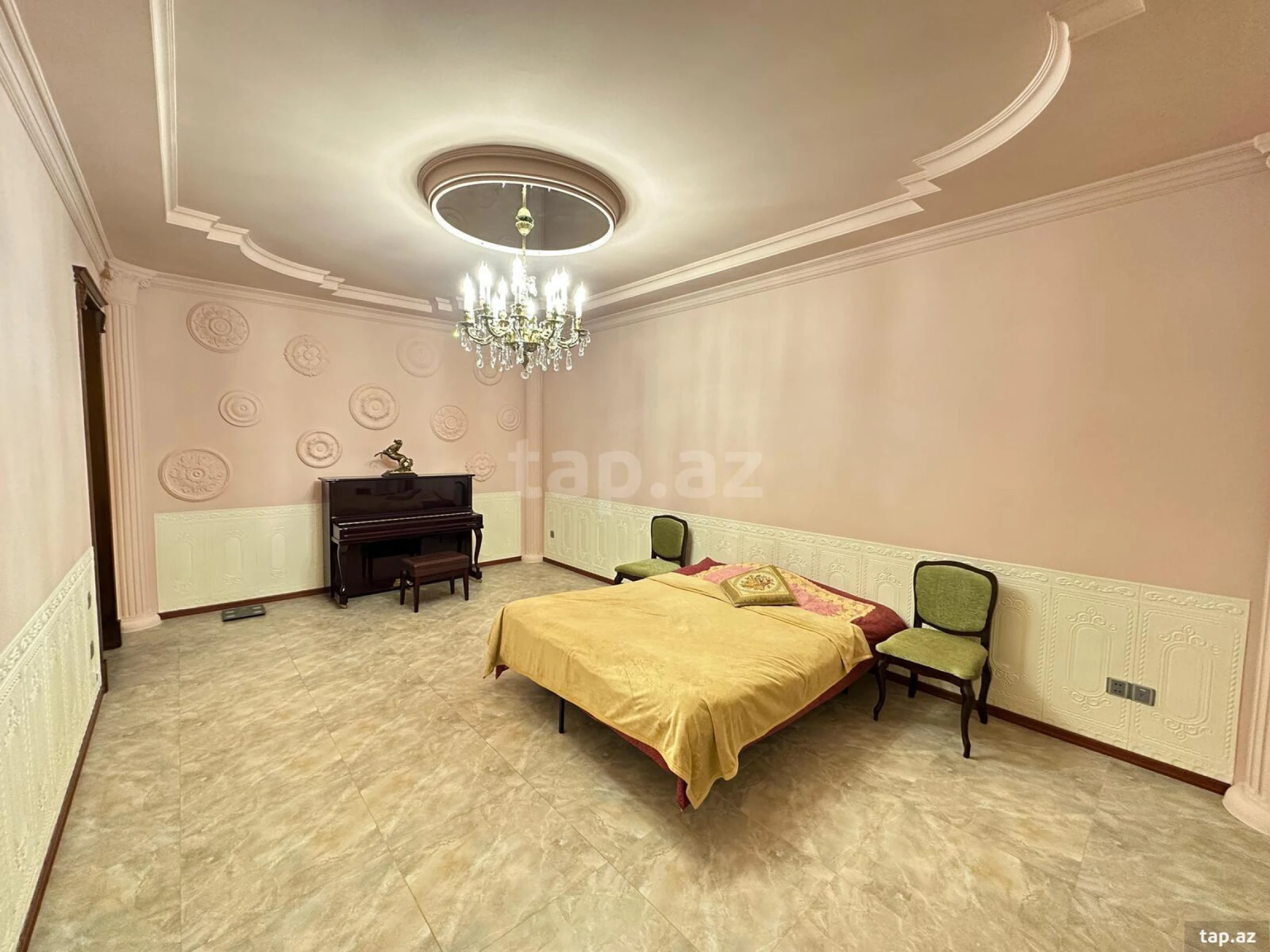 Satılır 5 otaqlı həyət evi