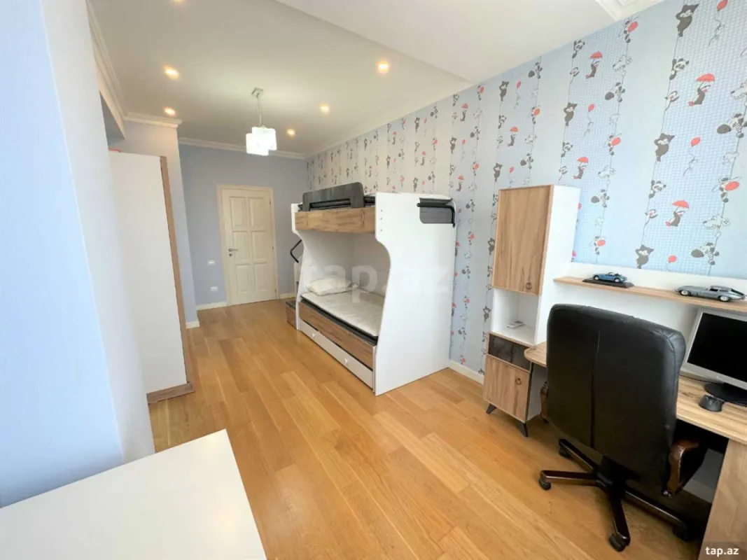 Kirayə verilir 4 otaqlı yeni tikili 210 m²