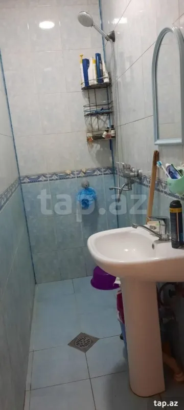 Kirayə verilir 2 otaqlı mənzil 70 m²
