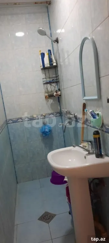 Kirayə verilir 2 otaqlı mənzil 70 m²