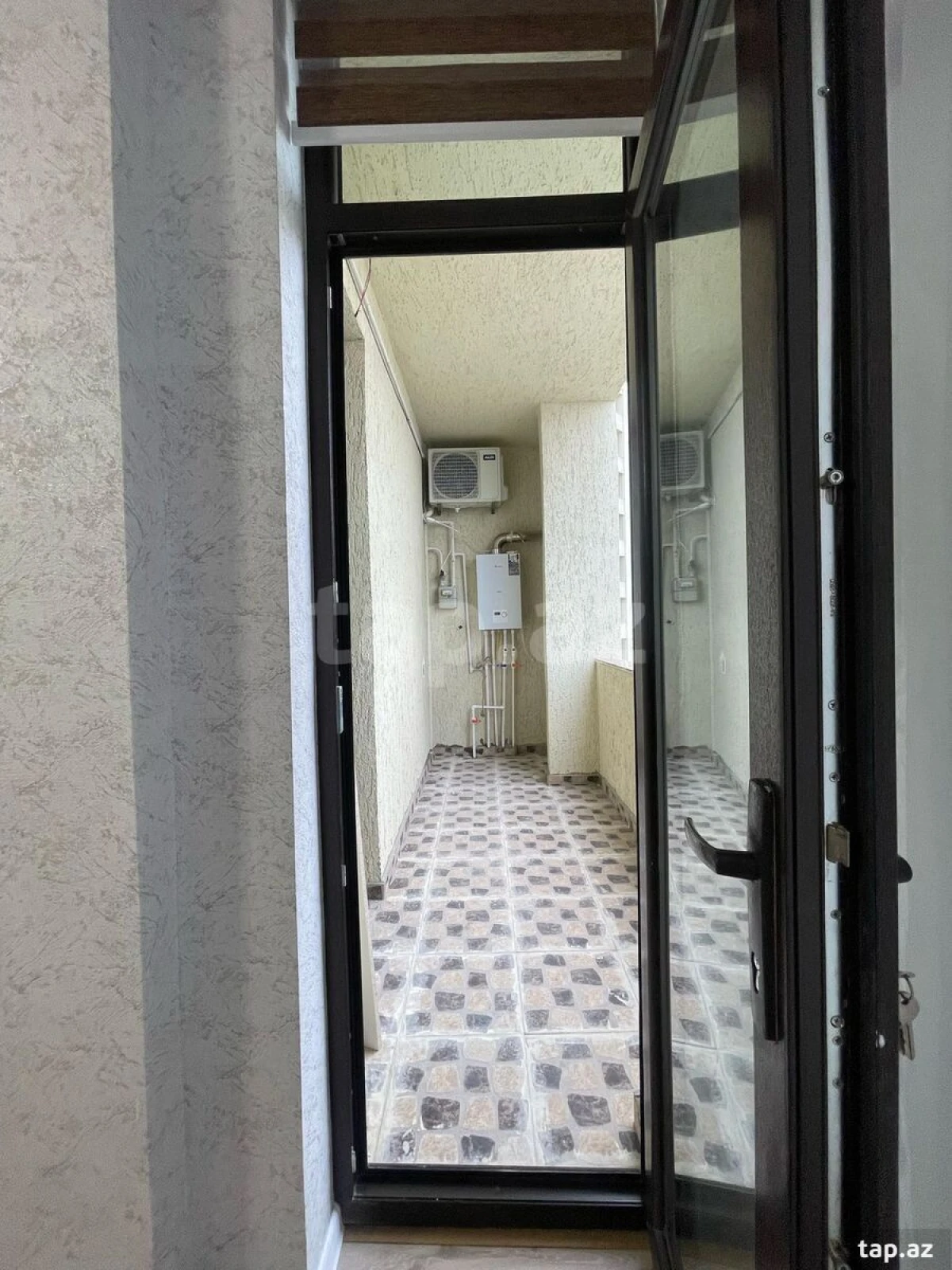 Kirayə verilir 2 otaqlı yeni tikili 90 m²