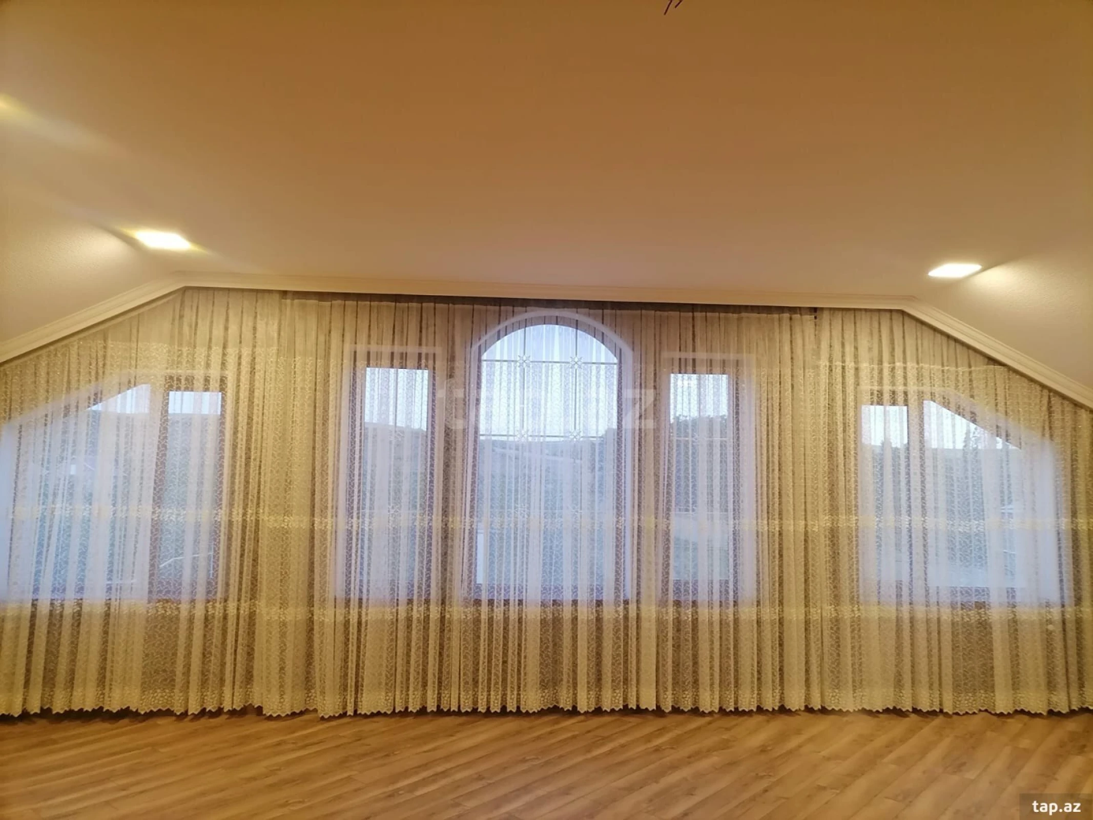 Kirayə verilir 4 otaqlı həyət evi