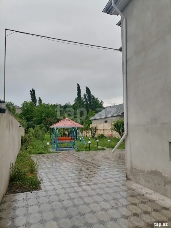 Kirayə verilir 4 otaqlı həyət evi