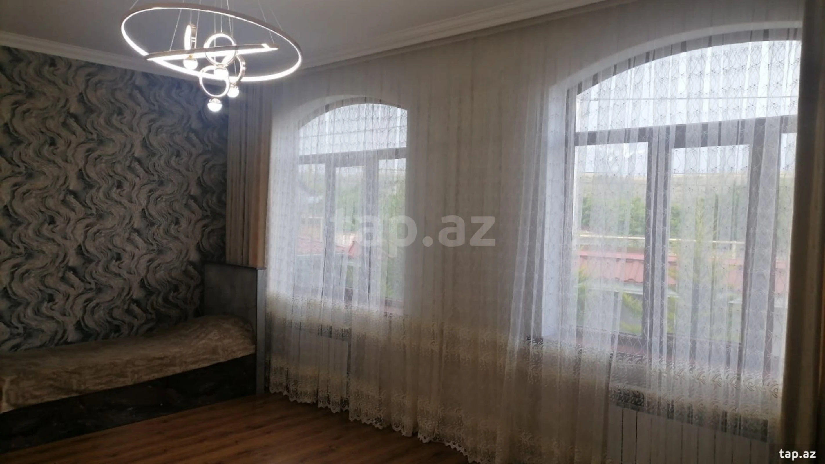 Kirayə verilir 4 otaqlı həyət evi