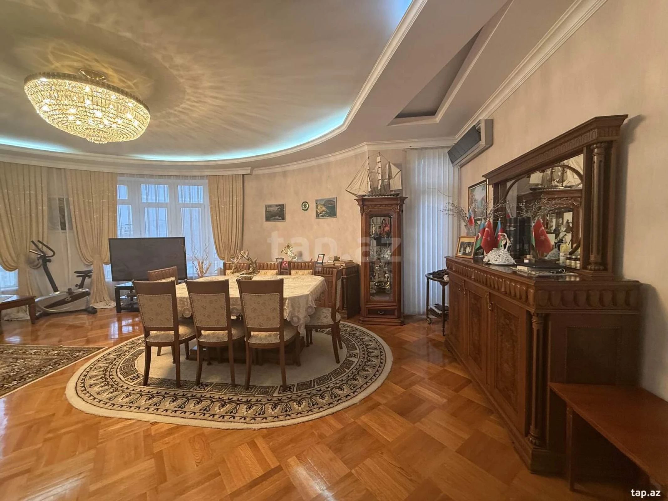 Kirayə verilir 4 otaqlı mənzil 200 m²