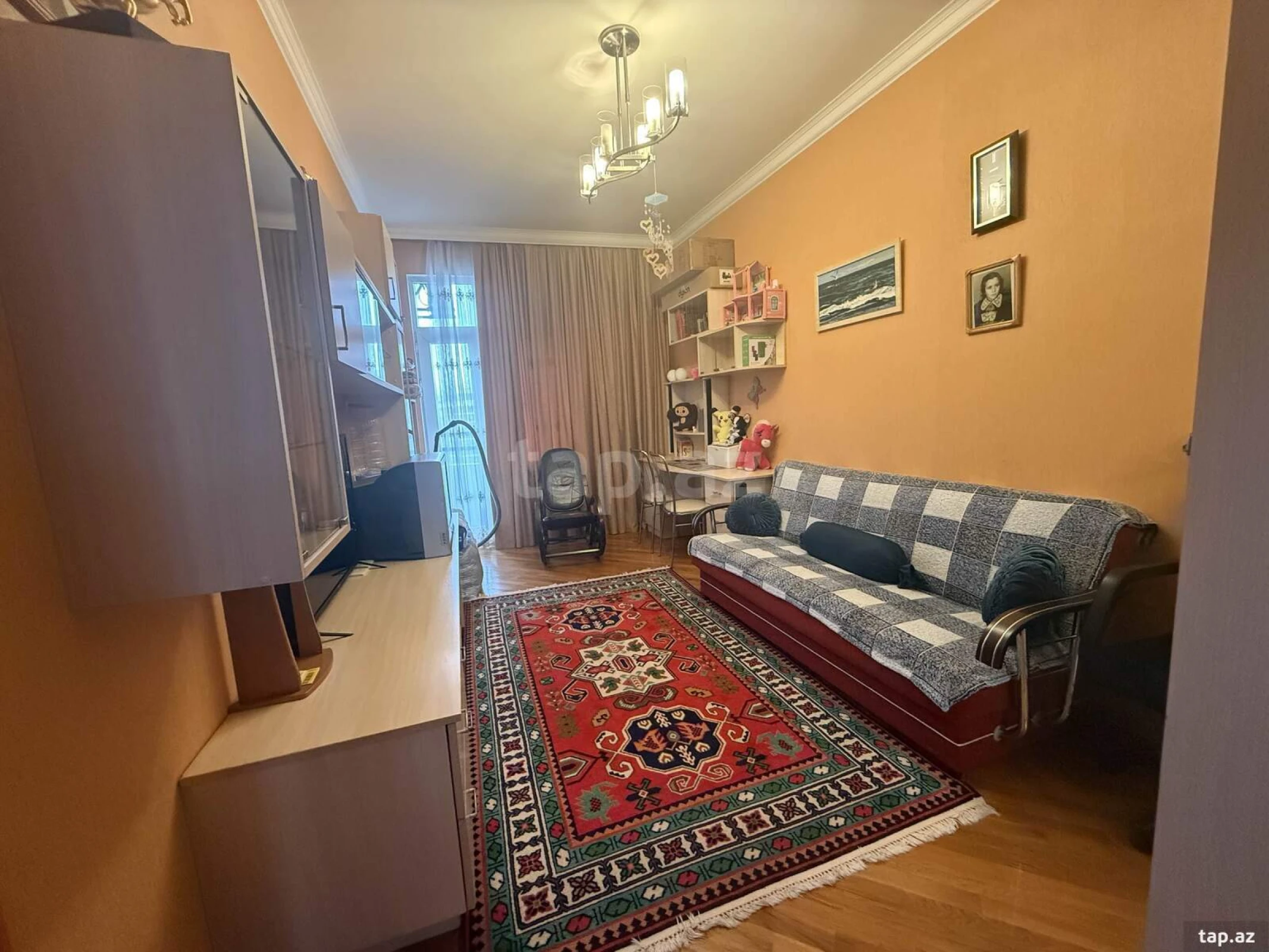Kirayə verilir 4 otaqlı mənzil 200 m²