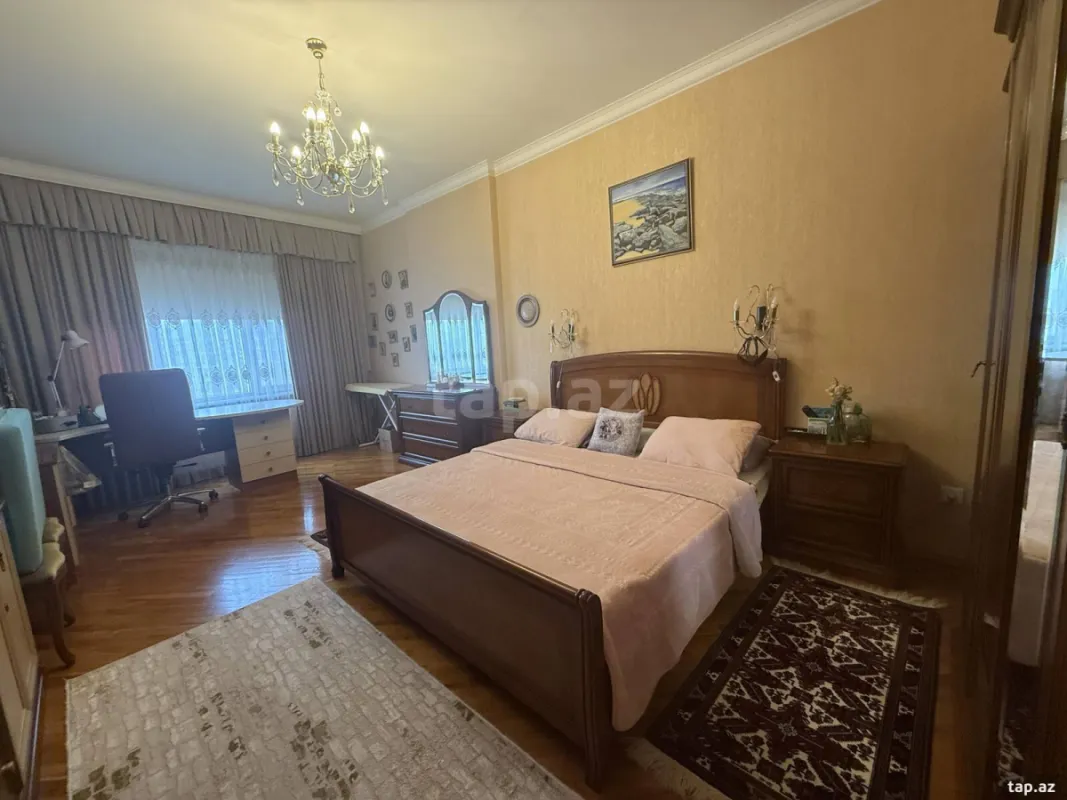 Kirayə verilir 4 otaqlı mənzil 200 m²