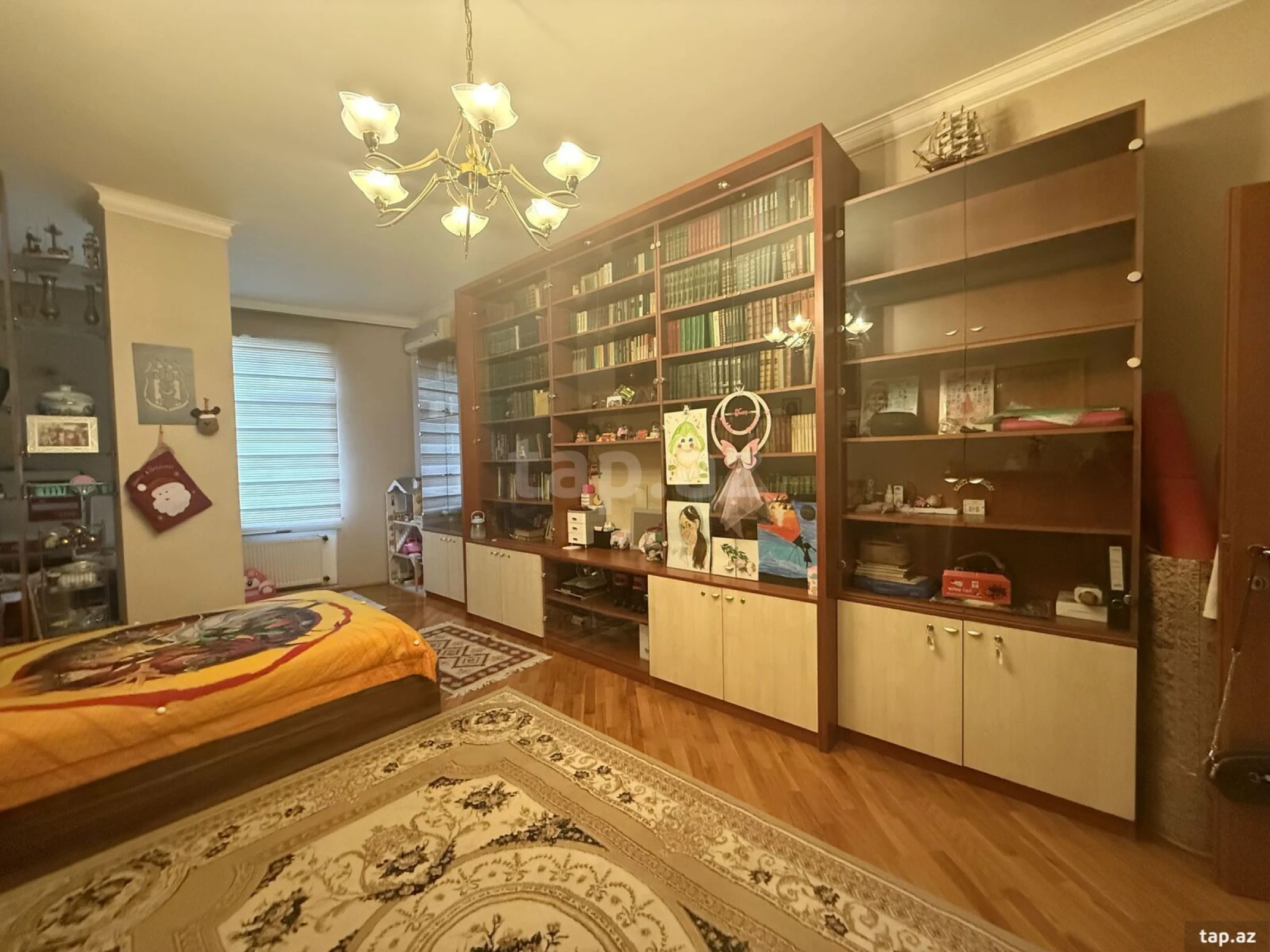 Kirayə verilir 4 otaqlı mənzil 200 m²