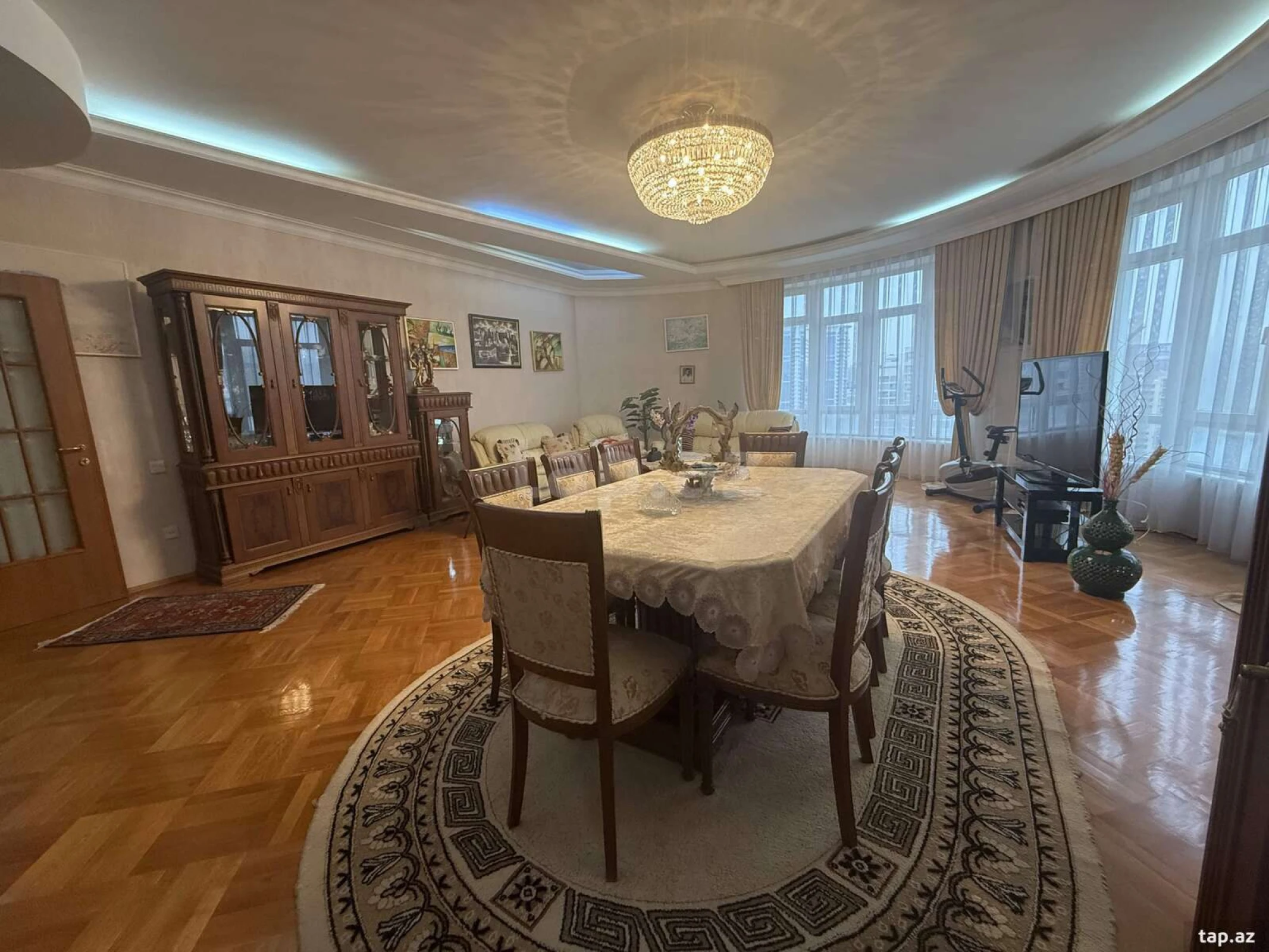 Kirayə verilir 4 otaqlı mənzil 200 m²