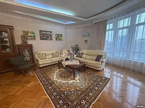 Kirayə verilir 4 otaqlı mənzil 200 m²
