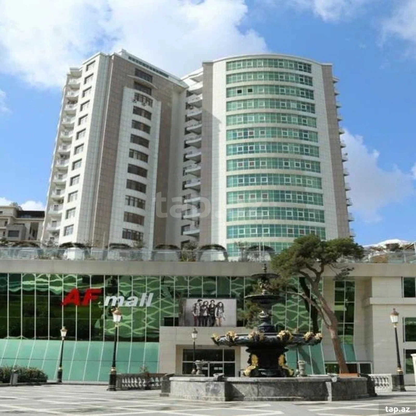 Kirayə verilir 4 otaqlı mənzil 200 m²