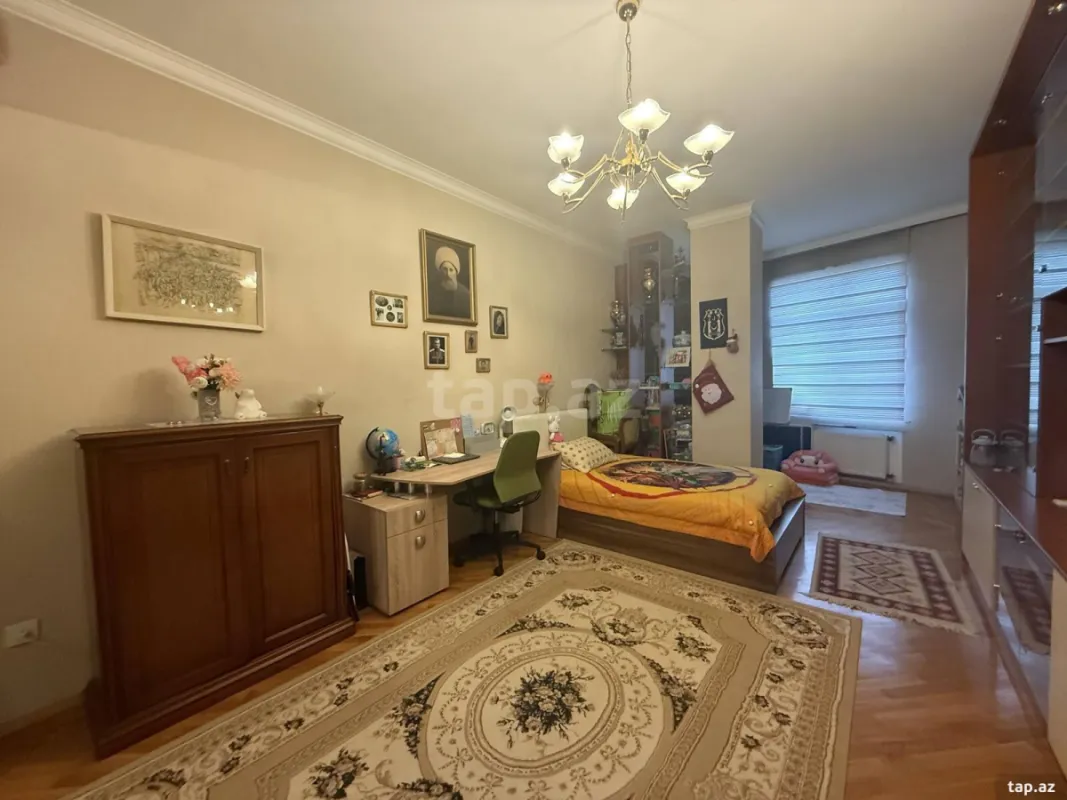 Kirayə verilir 4 otaqlı mənzil 200 m²