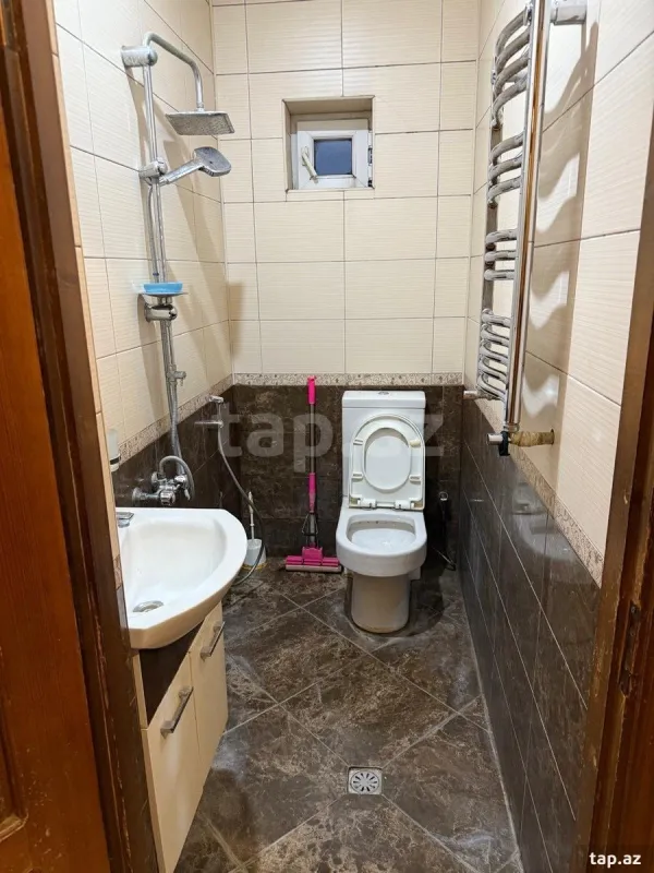 Kirayə verilir 3 otaqlı həyət evi