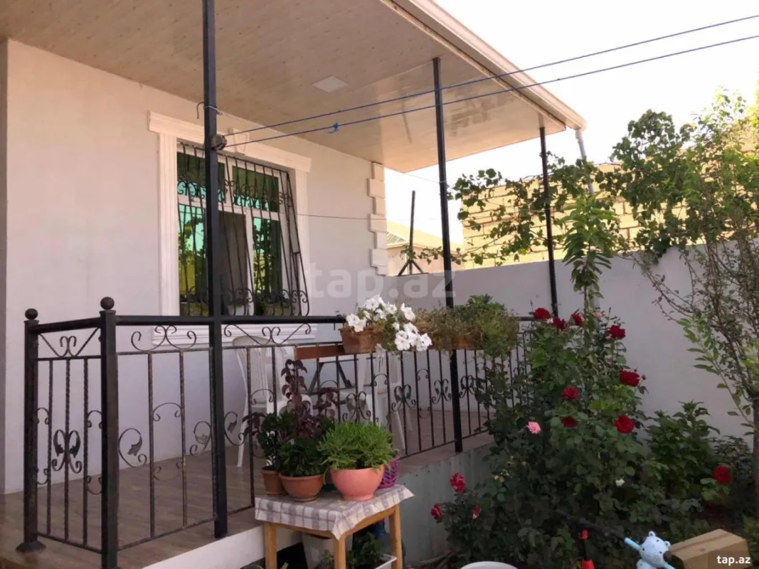 Satılır 4 otaqlı həyət evi