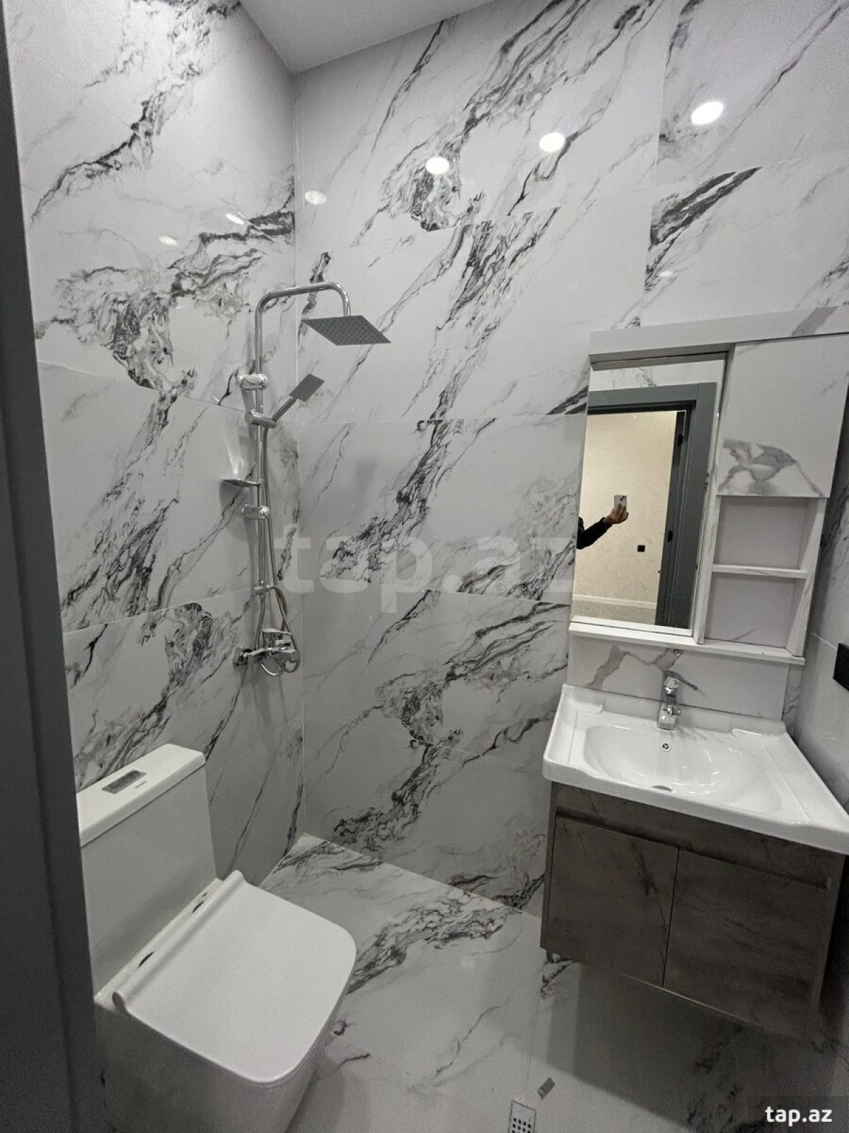 Satılır 4 otaqlı həyət evi