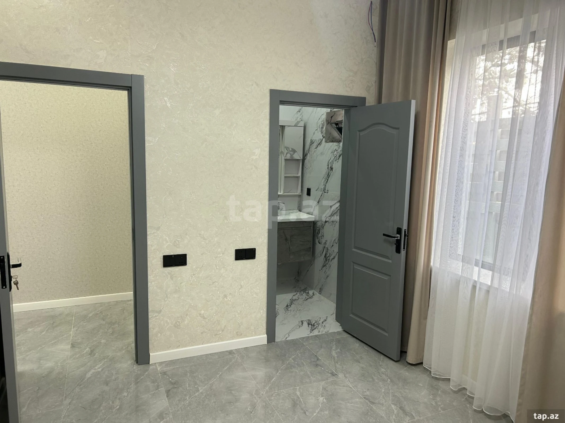 Satılır 4 otaqlı həyət evi