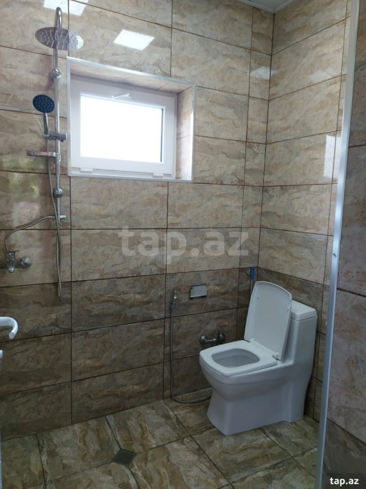 Kirayə verilir 3 otaqlı həyət evi