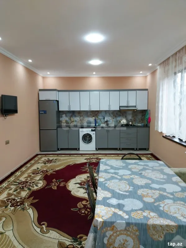 Kirayə verilir 3 otaqlı həyət evi