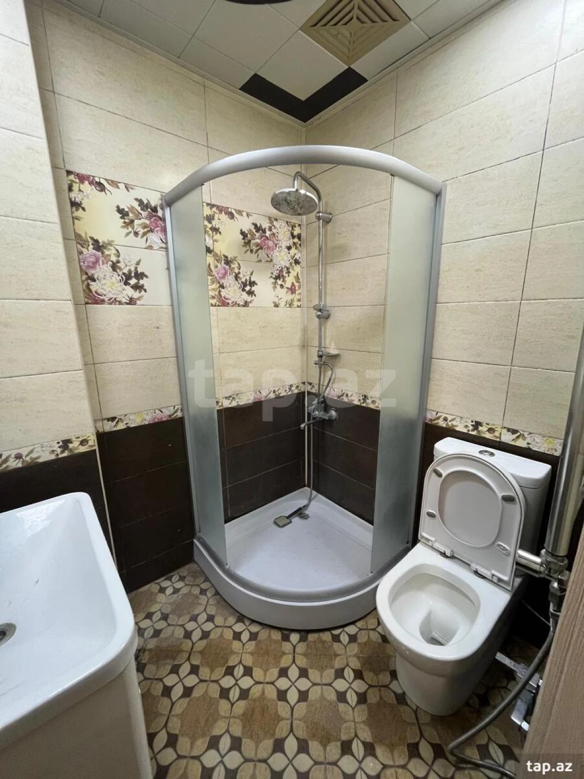 Kirayə verilir 2 otaqlı yeni tikili 60 m²