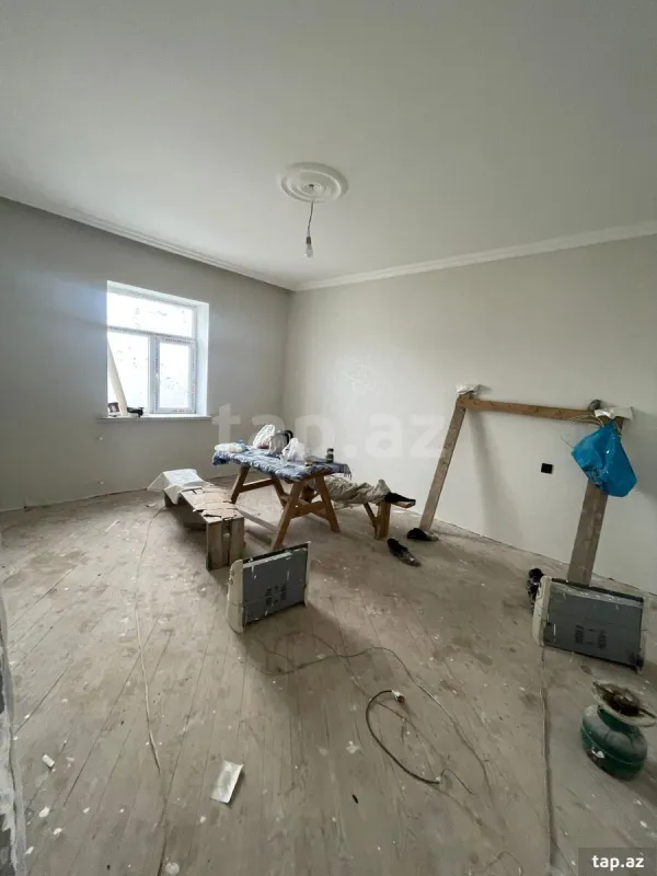 Satılır 4 otaqlı həyət evi