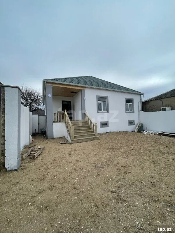 Satılır 4 otaqlı həyət evi