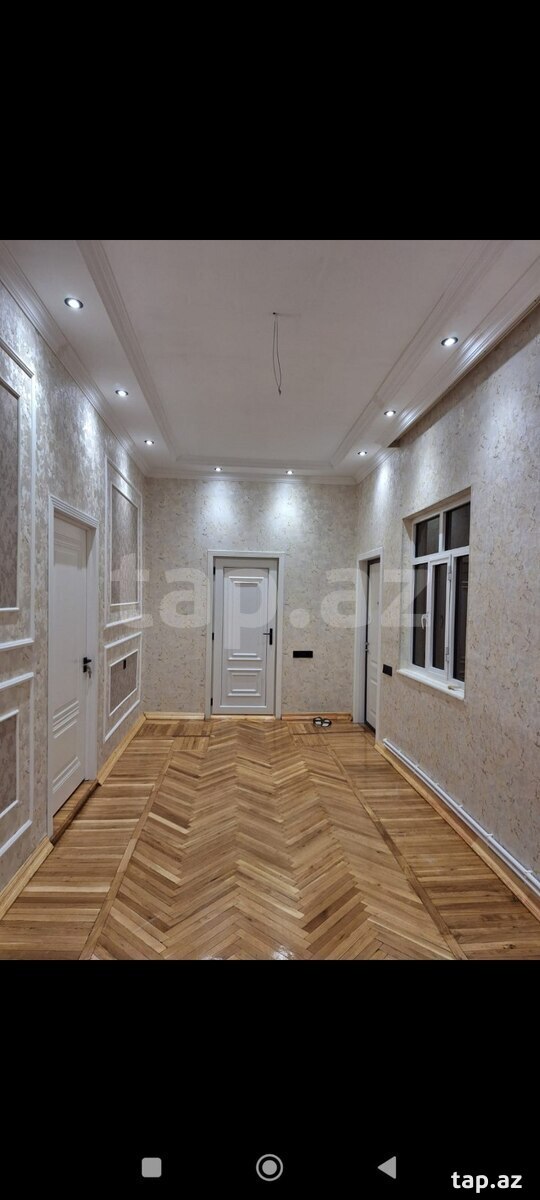 Satılır 9 otaqlı həyət evi 3.5 m²