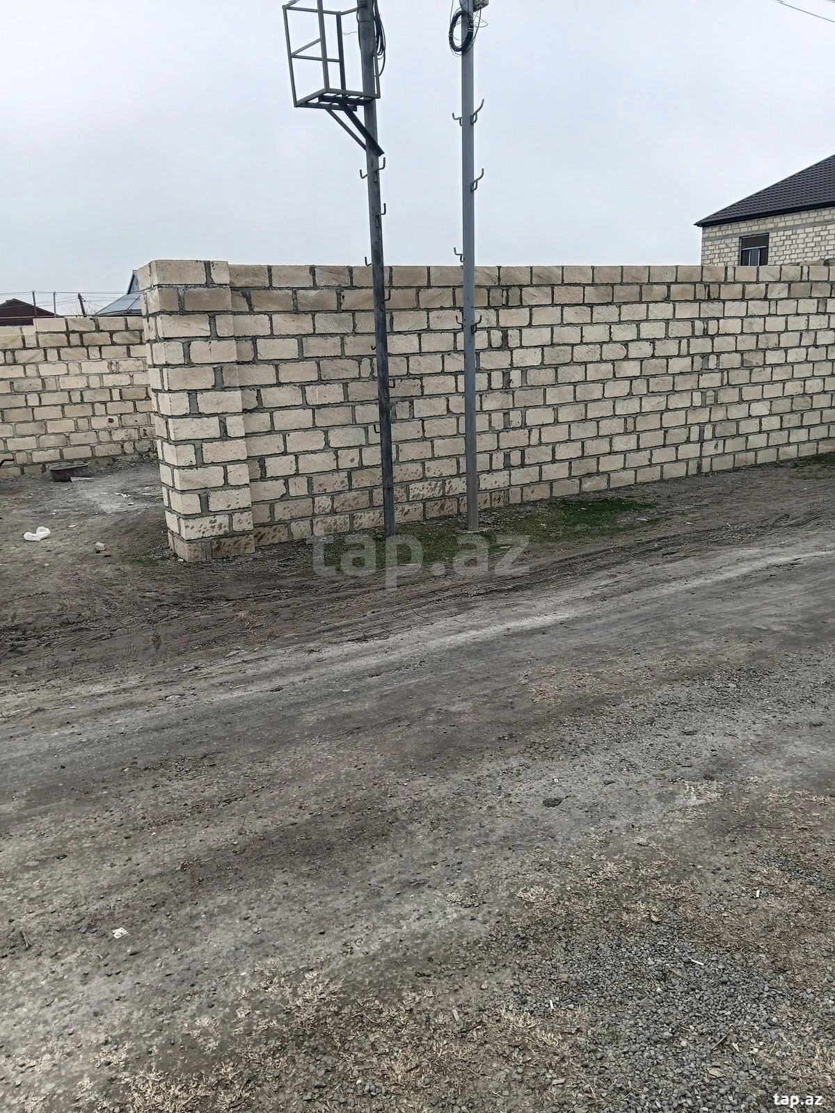 Satılır 4 otaqlı həyət evi