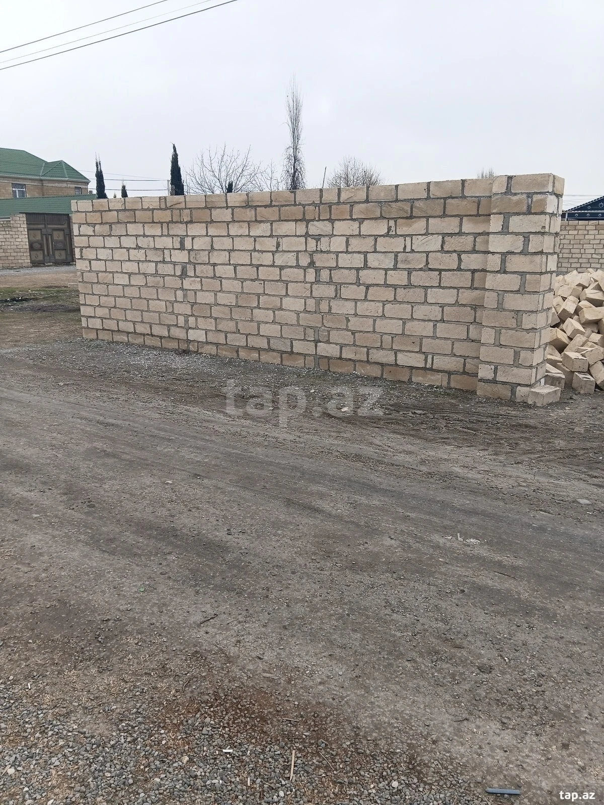 Satılır 4 otaqlı həyət evi