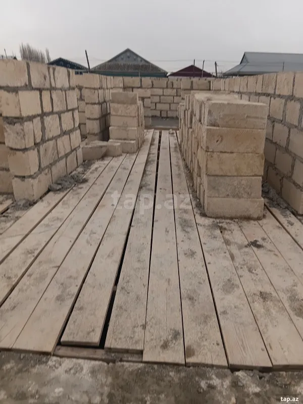 Satılır 4 otaqlı həyət evi