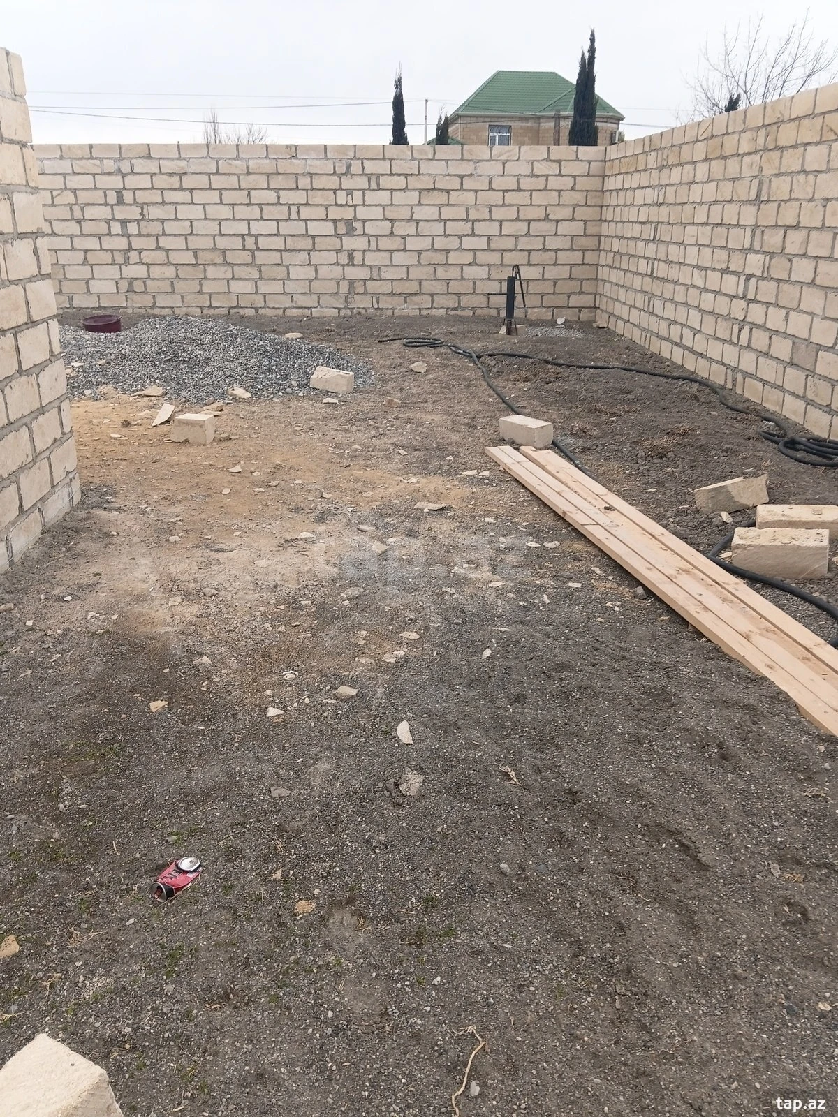 Satılır 4 otaqlı həyət evi