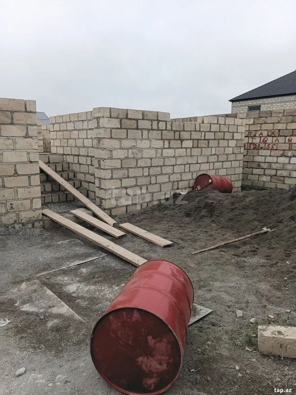 Satılır 4 otaqlı həyət evi