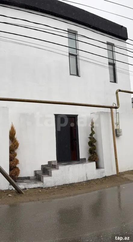 Satılır 6 otaqlı həyət evi