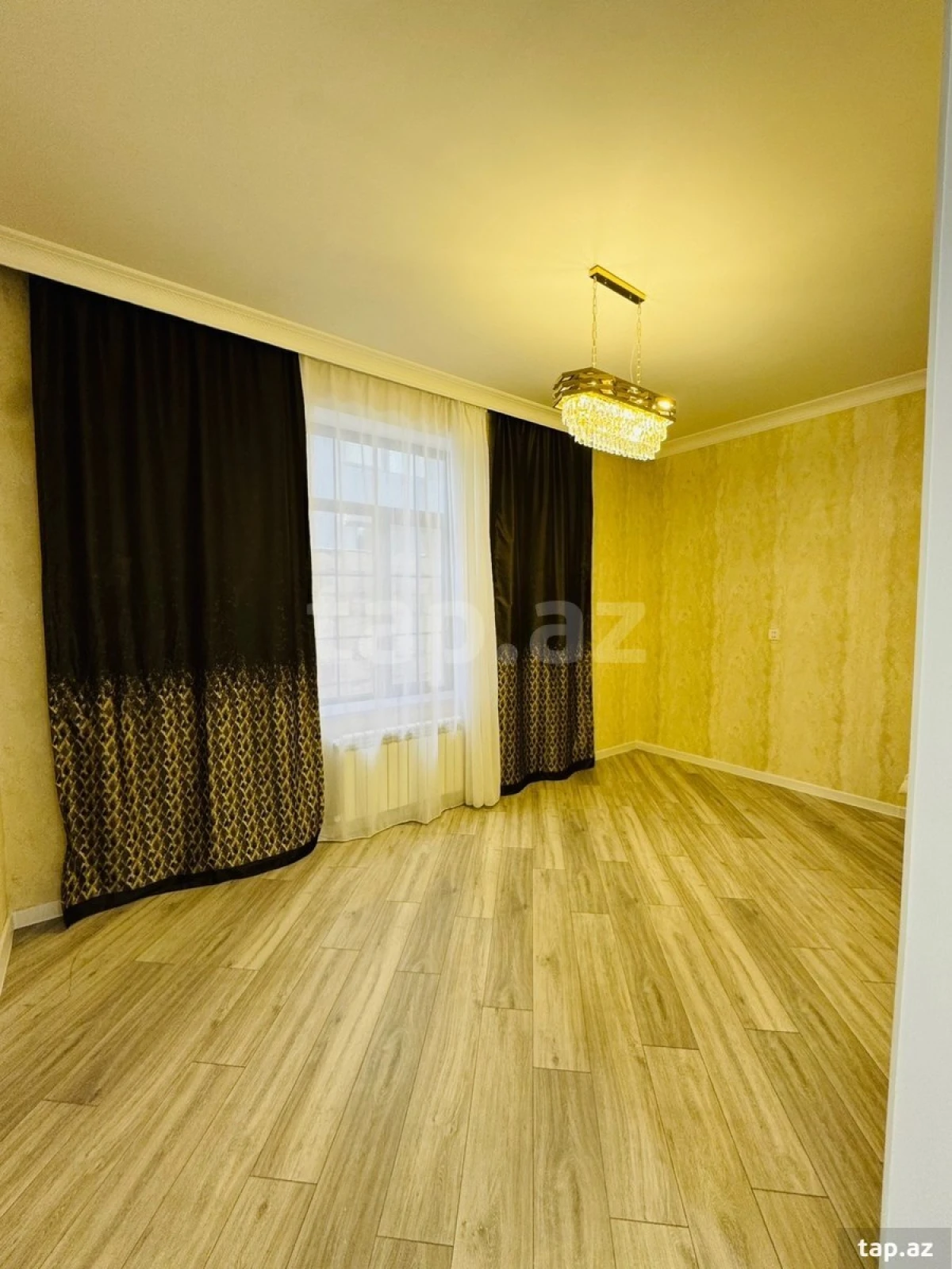 Satılır 6 otaqlı həyət evi