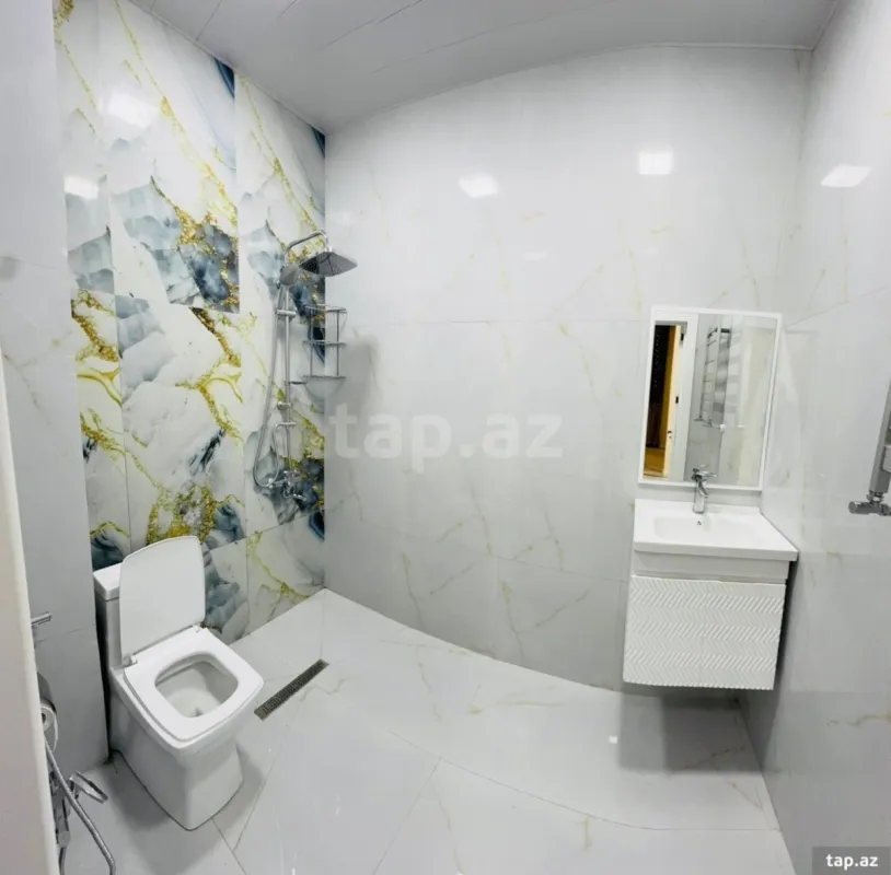 Satılır 6 otaqlı həyət evi