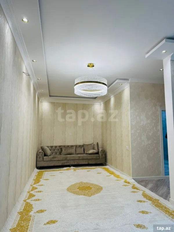 Satılır 6 otaqlı həyət evi