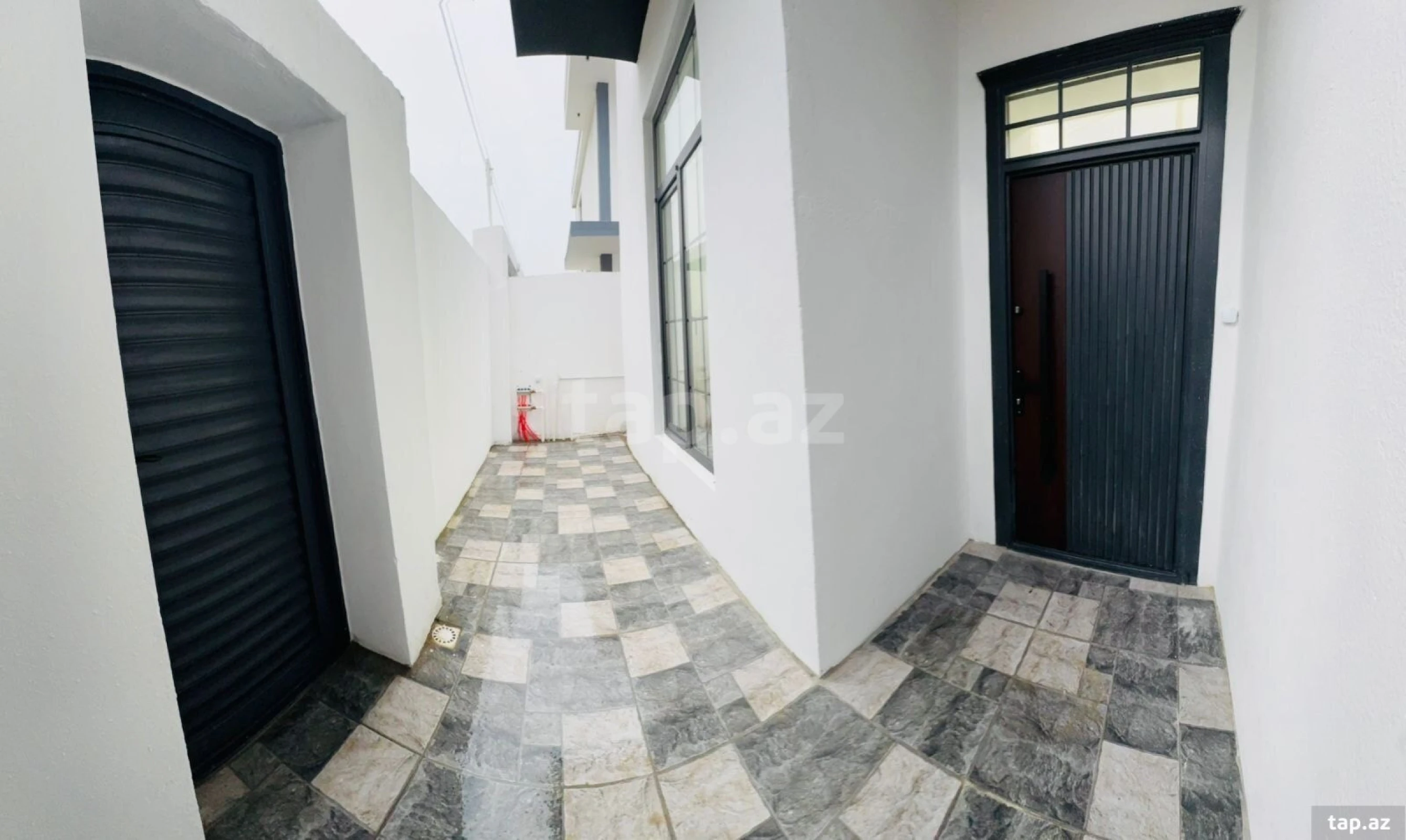 Satılır 6 otaqlı həyət evi