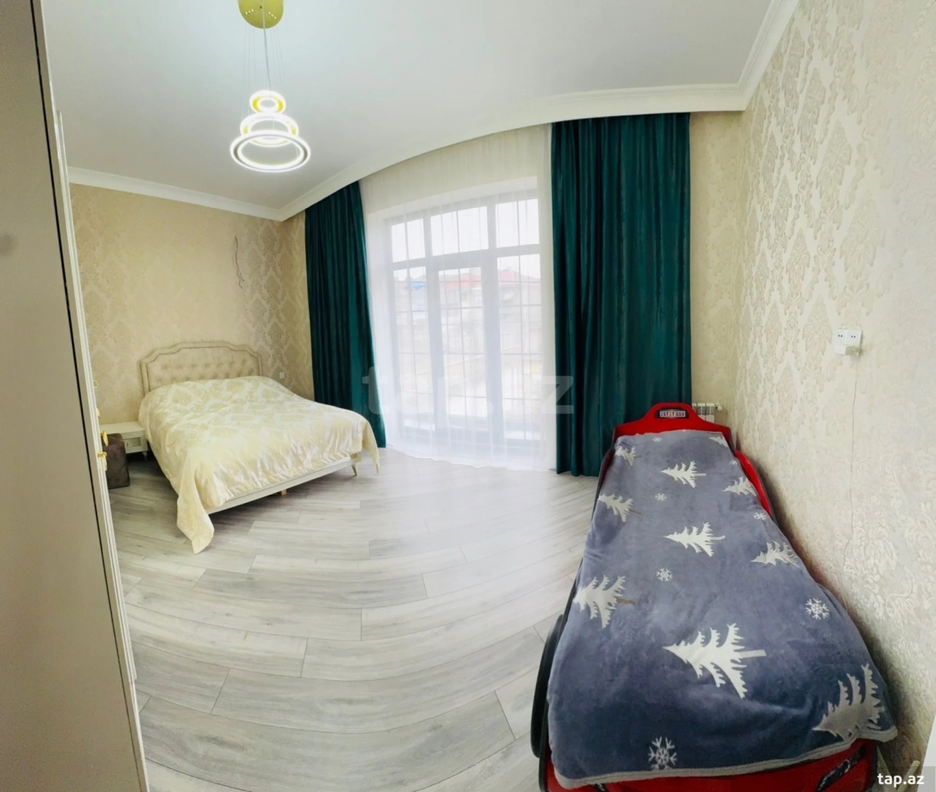 Satılır 6 otaqlı həyət evi