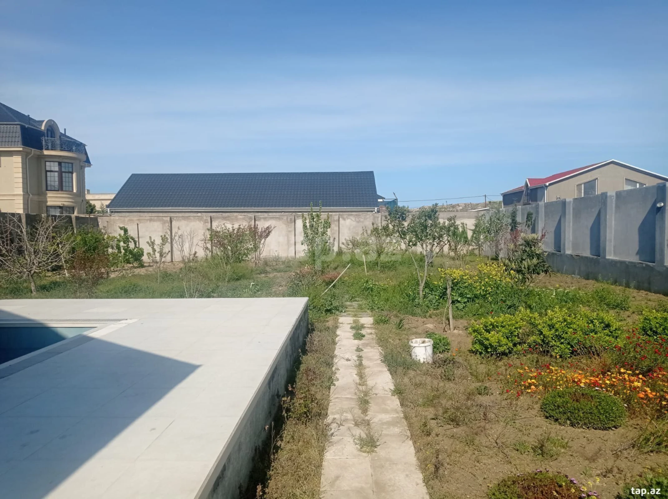 Satılır 6 otaqlı həyət evi