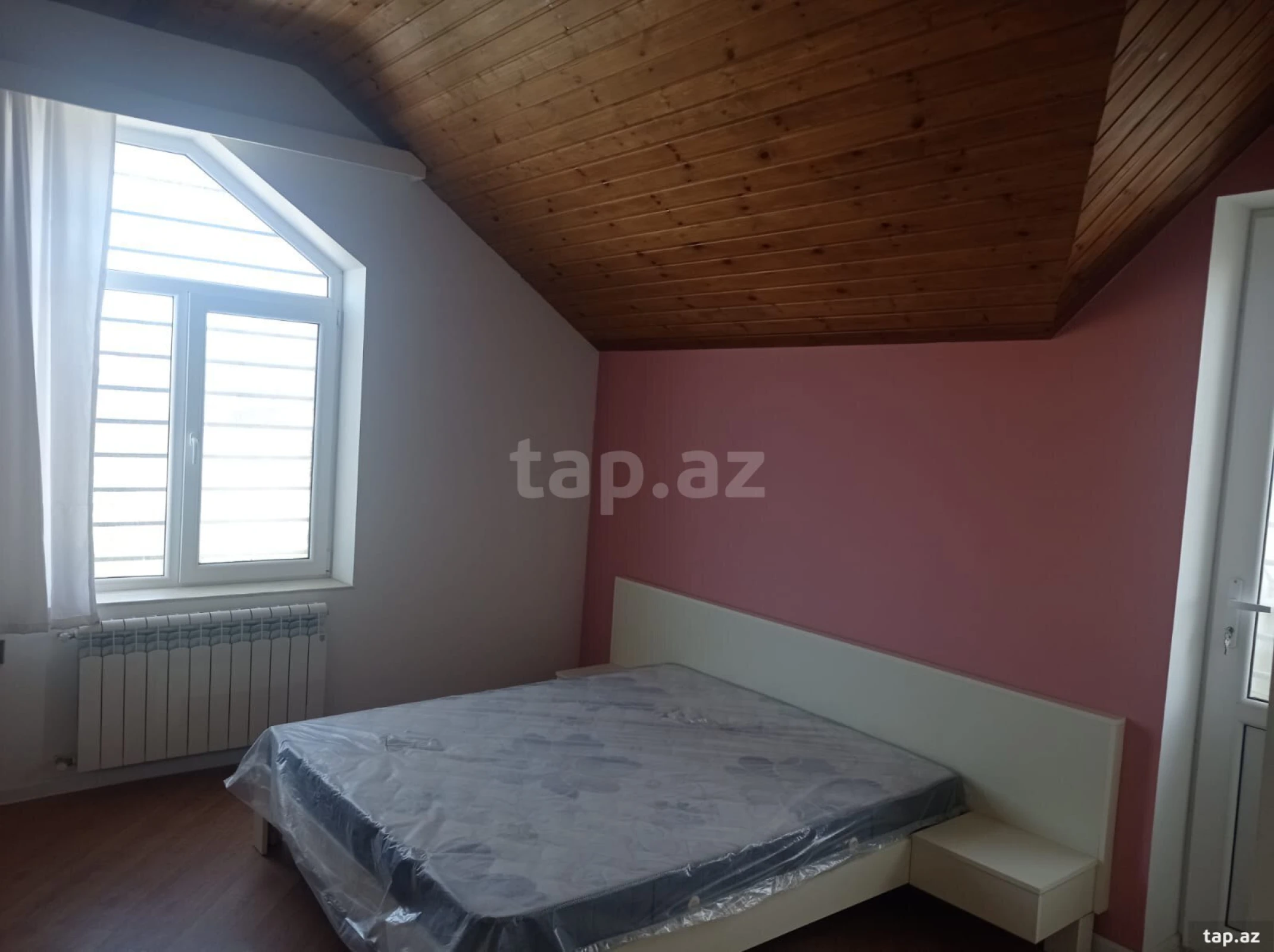 Satılır 6 otaqlı həyət evi