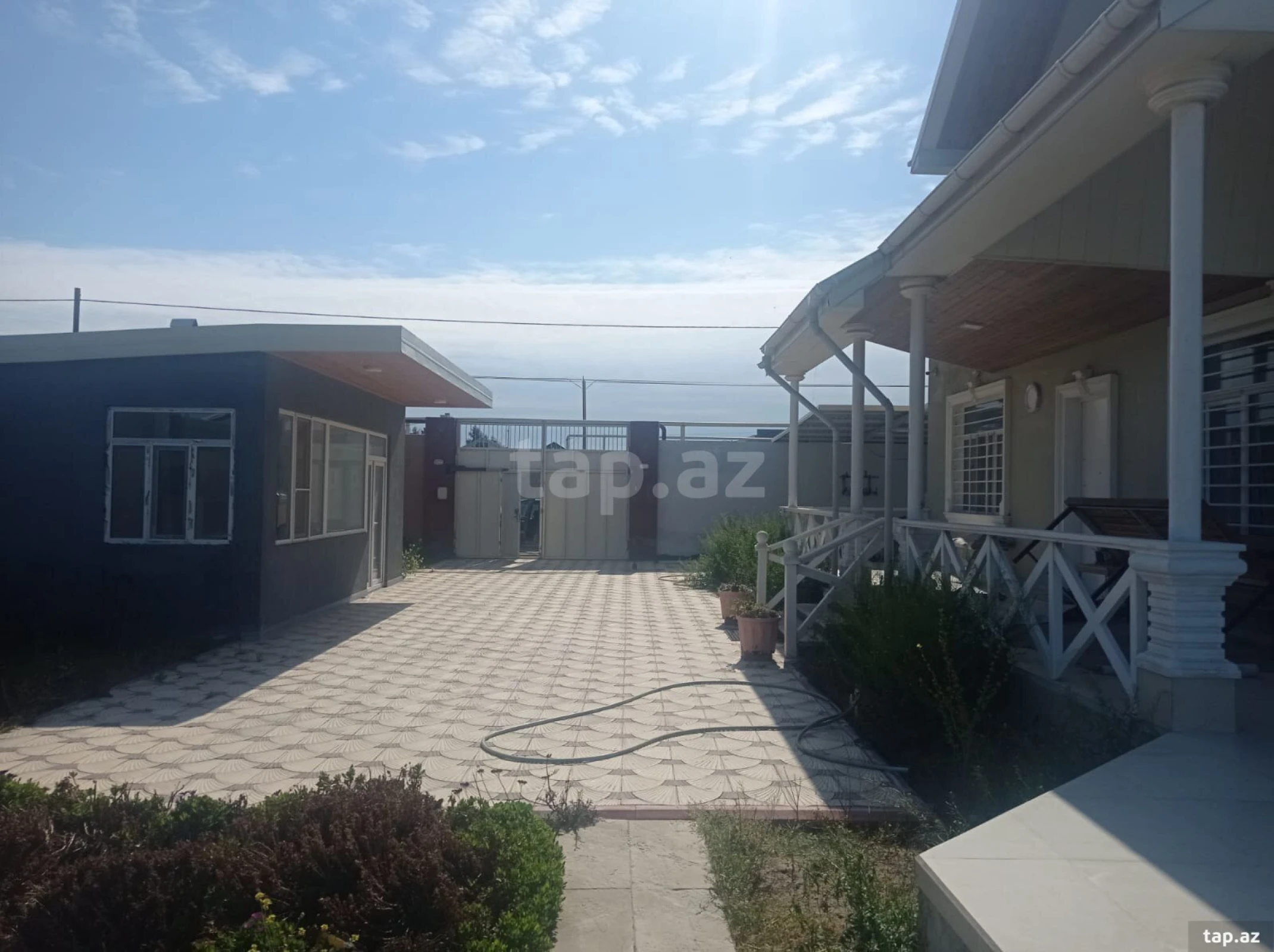 Satılır 6 otaqlı həyət evi