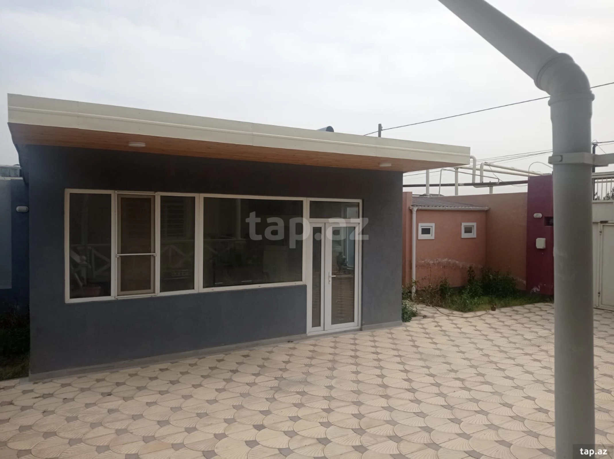 Satılır 6 otaqlı həyət evi