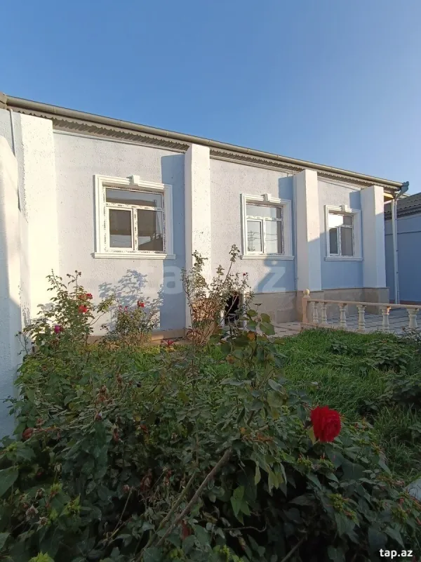 Satılır 4 otaqlı həyət evi 100 m²